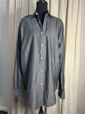 Men’s Long-Sleeve Dress Shirt in Charcoal Gray